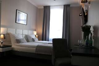 Отель Hotel Villa Casino Слубице Улучшенный двухместный номер с 2 отдельными кроватями-5